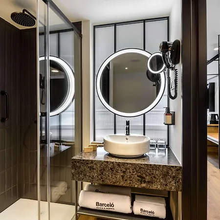 Barcelo Powisle Hotel