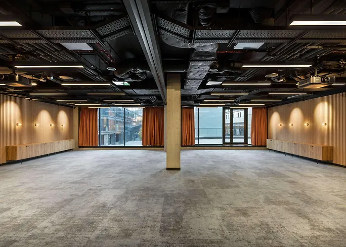 Отель Barcelo Powisle 4*