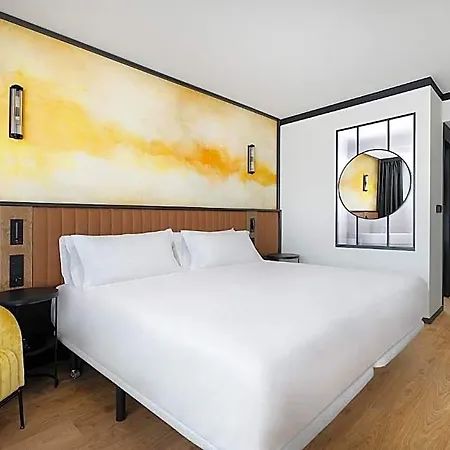 Hotel Barcelo Powisle 4*