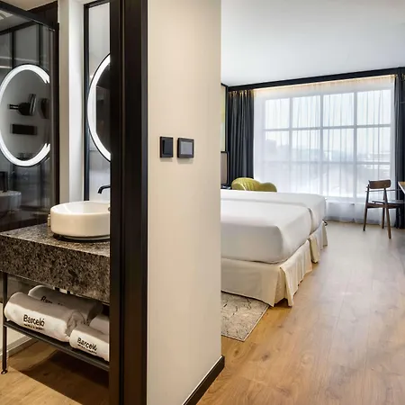 Hotel Barcelo Powisle 4*